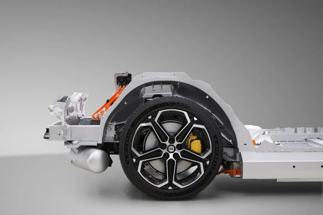 小米第一次在轎車上實(shí)現(xiàn)了后地板的一體化 小米第一次在轎車上實(shí)現(xiàn)了后地板的一體化