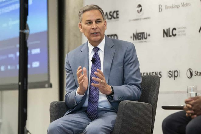 全美制造商協會會長杰伊·蒂蒙斯 全美制造商協會會長杰伊·蒂蒙斯