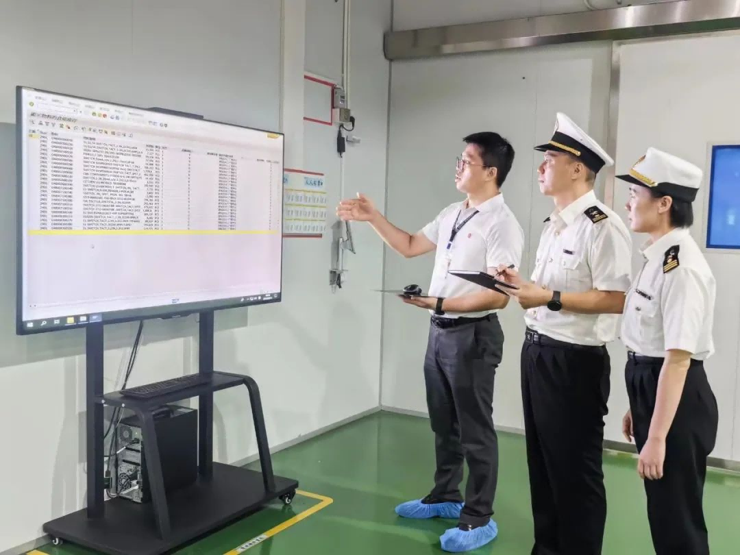 深圳海關關員調研ERP對接企業，助力加工貿易企業降本增效